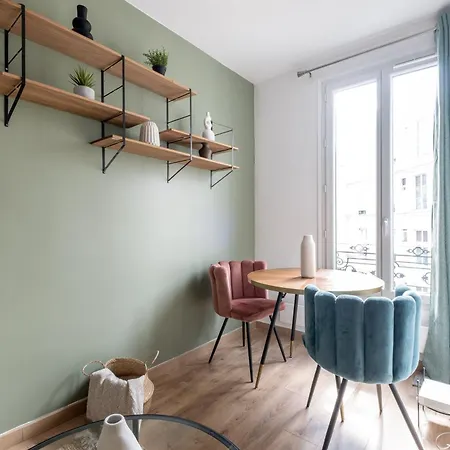 Cozy A Apartment